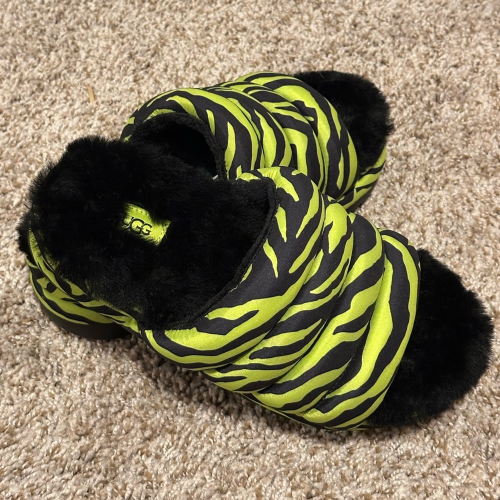 Women’s UGG platform slippers